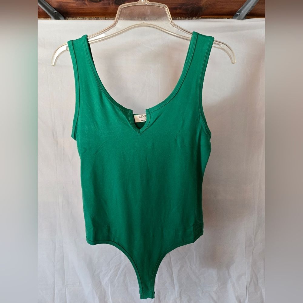 NEW- Zenana Vibrant Emerald Green Sleeveless Bodysuit
